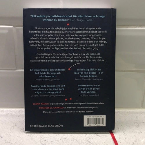 Godnattsagor för rebelltjejer, Elena Favilli och Francesca Cavallo, 2016 inbund