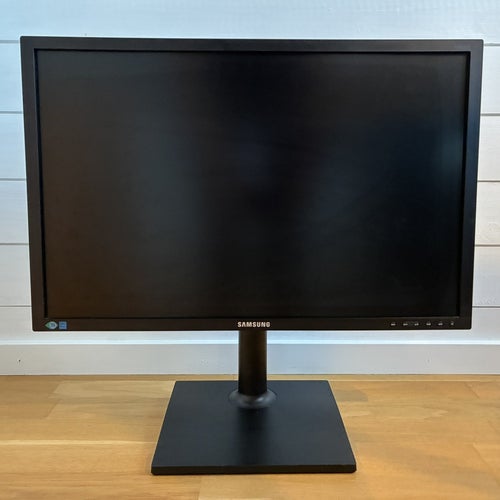 Samsung 24" LED S24E650DW – Komplett med kablar (Endast avhämtning)