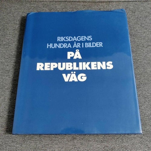 Riksdagens hundra år i bilder - på republikens väg (inb) Finland