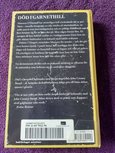En deckare Död i Garnethill av Denise Mina Biblioteksinbunden