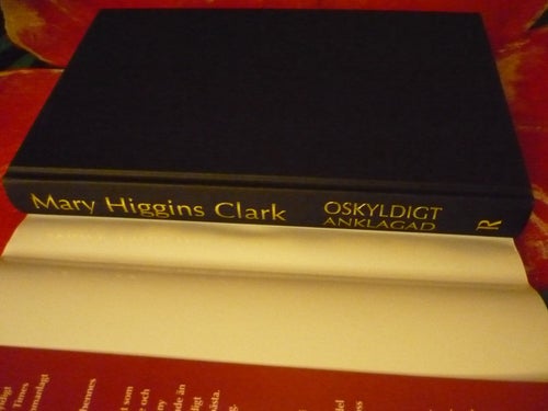 BOK, OSKYLDIGT ANKLAGAD, MARY HIGGINS CLARK