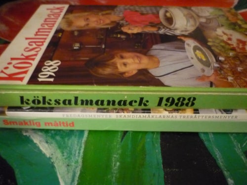 BOK, 3 STYCKEN BÖCKER, KÖKSALMANACK 1988, SMAKLIG MÅLTID, FREDAGS MENYER