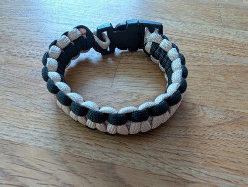 Paracord armband