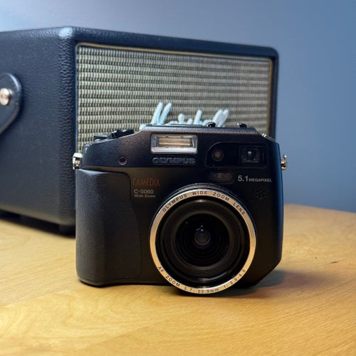 Olympus C-5060 Wide Zoom – snabb frakt
