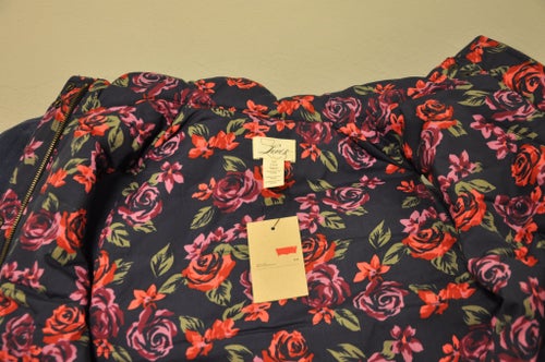 Helt ny 1140:- Levi's grå väst, storlek S lappar kvar