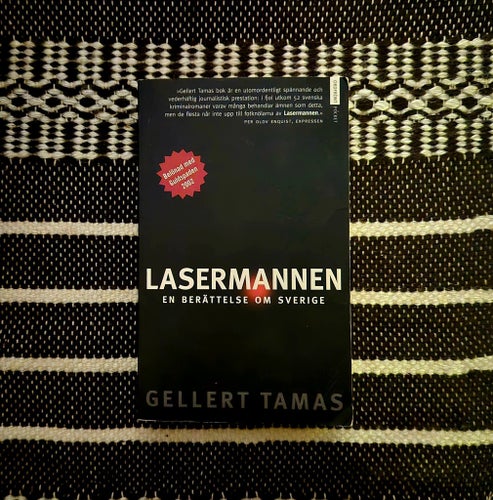 LASERMANNEN: EN BERÄTTELSE OM SVERIGE | POCKETBOK A 406 SIDOR.