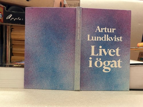 Livet i ögat av Artur Lundkvist, bok, Fine plus
