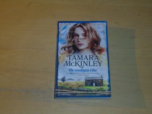 DE MODIGAS RIKE - Tamara McKinley