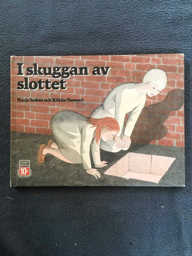 I skuggan av slottet. Seilola, Tuomari. Illustrationer.
