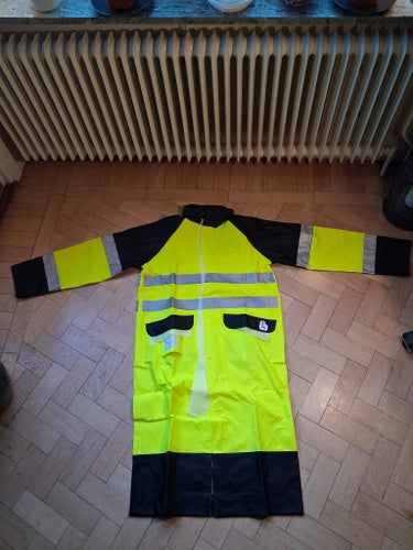 Gul regnkappa, storlek S (nytt)