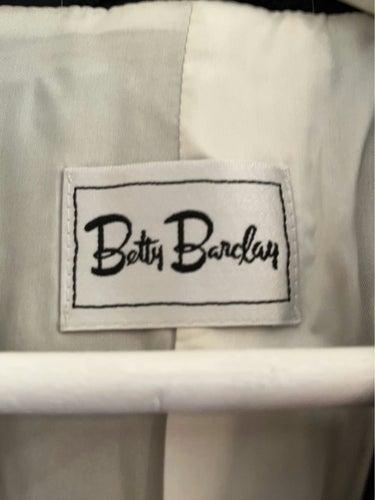 Betty Barclay-ullkavaj