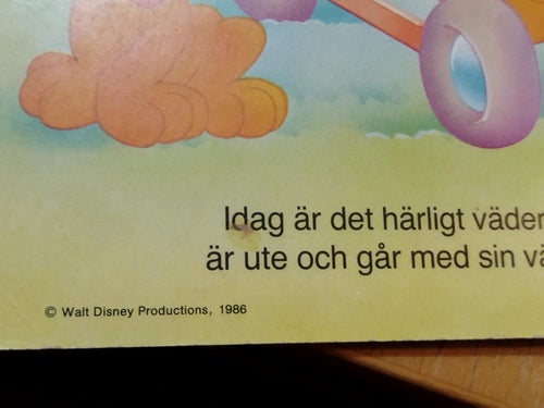 Tvillingarna trädkronas äventyr Tvillingarna leker med en plesiosaurie Cressida