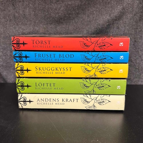 Richelle Mead - Vampire Academy del 1-5 - Bokpaket