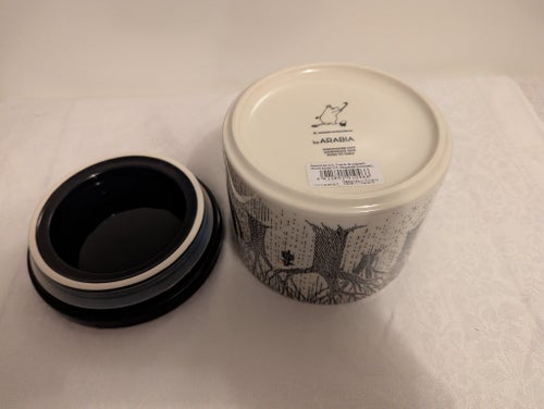 Ny Moomin Arabia Mumin burk Trogen sitt ursprung - True to its origins 0,7 l