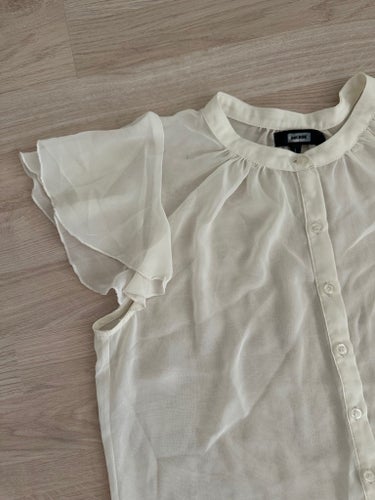 Bik Bok vit blus i storlek L