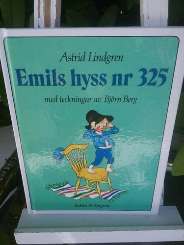 Emils hyss nr 325 teckningar av Björn Berg Rabén & Sjögren
