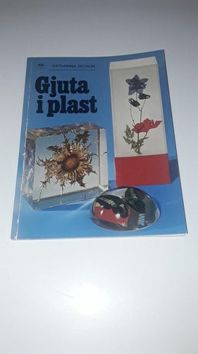Gjuta i plast - Katharina Zechlin (gör smycken, vaser m.m.)