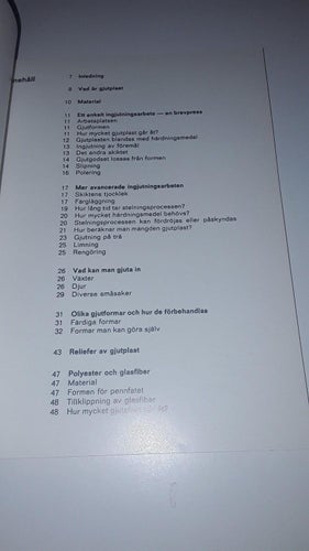 Gjuta i plast - Katharina Zechlin (gör smycken, vaser m.m.)