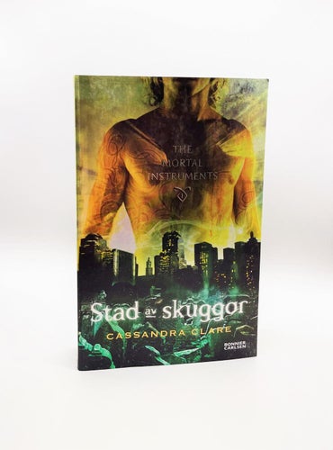 Mortal instruments del 1: Stad av skuggor av Cassandra Clare (young adult, YA)
