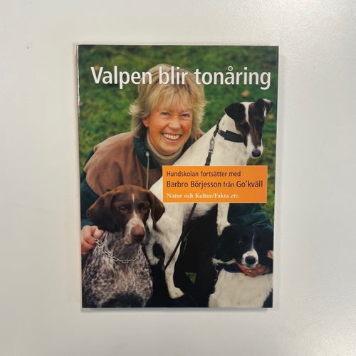 Valpen blir tonåring av Barbro Börjesson