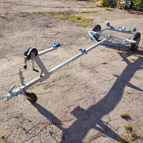 Tiki BB600 båttrailer , båtar för 4,5m lång.