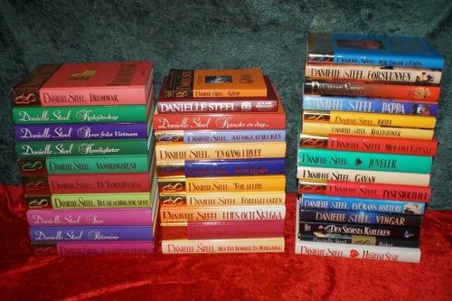 FYND PASSA PÅ STORT BOKPAKET FÖR DANIELLE STEEL ÄLSKARE HÅRDA PÄRMAR 36 st FINA