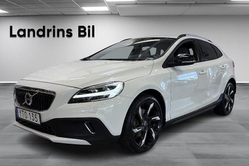 Volvo V40 Cross Country 152HK T3 AUT Momentum Pro Edition *Drag*V-Hjul*GPS*