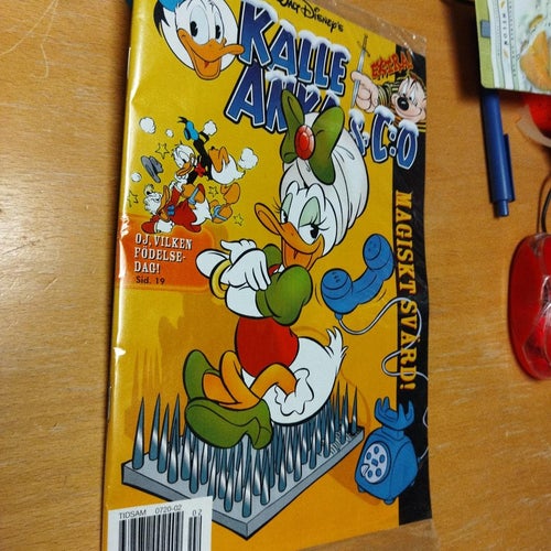 Kalle Anka 2002 nr 2 med extra Magiskt svärd. inplastad