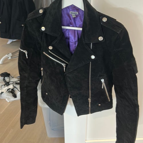svart jacka från Mission ,storlek S bikermodell