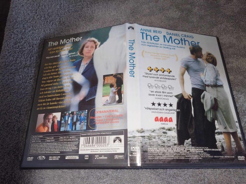 The Mother (Daniel Craig, Anne Reid)