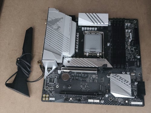 Gigabyte B760M AORUS ELITE AX ddr5