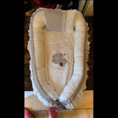 Babynest- här sover en bebis