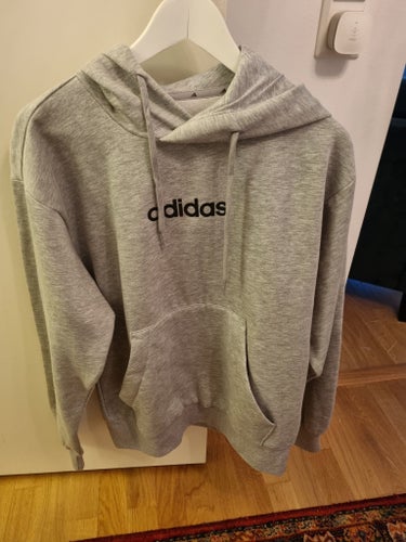 Adidas grå huvtröja, storlek S