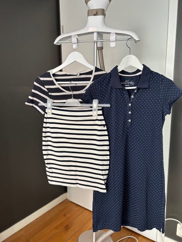 Klänning, t-shirt och kjol i marinblå - PAKETPRIS, stl S