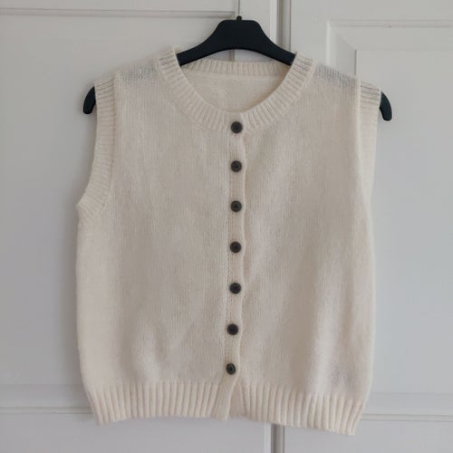 SHEIN krämfärgad ljusrosa kofta, storlek XS