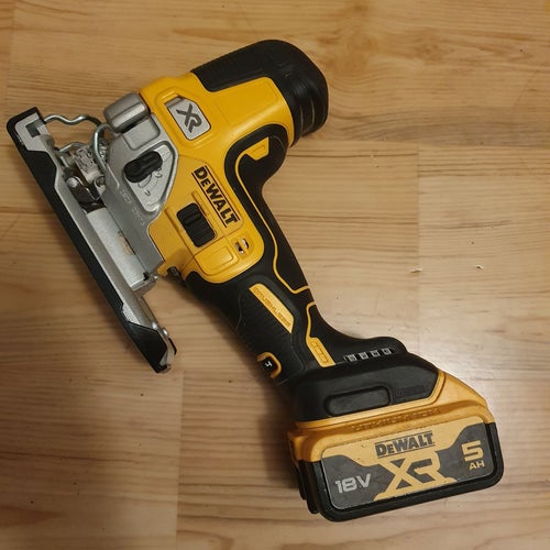 DeWalt DCS335 sticksåg 18V XR Med batteri!