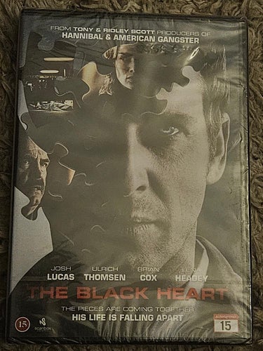 THE BLACK HEARTH - SVENSKT TEXT .DVD .INPLASTAD