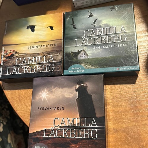 3 st ljudböcker av Camilla Läckberg: Lejontämjaren, Änglamakerskan, Fyrvaktare