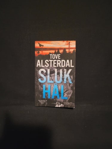 Slukhål av Tove Alsterdal, 2023