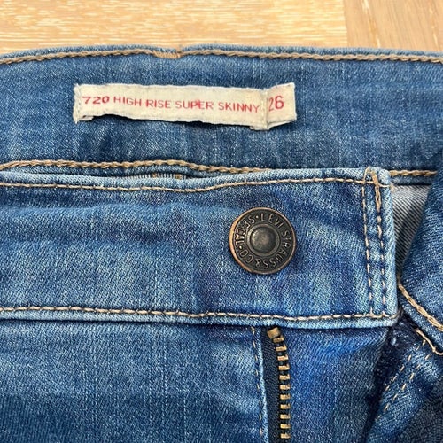 Levi's blåa jeans, storlek 26