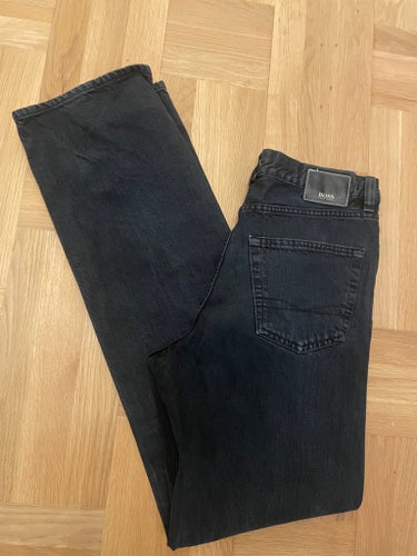 Boss Hugo Boss svarta jeans, storlek W: 32 L: 34