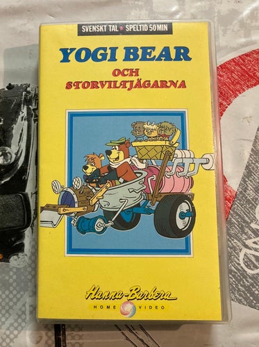 YOGI BEAR OCH STORVILTJÄGARNA. SVENSK VHS I FINT SKICK