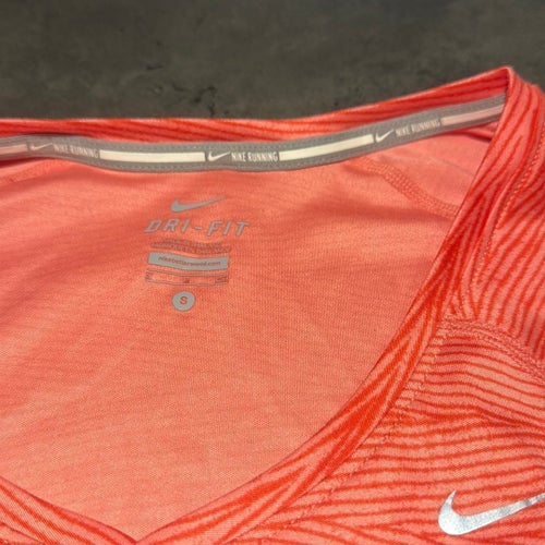 Nike rosa t-shirt