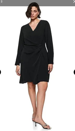 elegant den lilla svarta klänningen