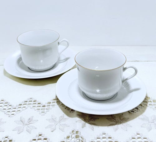 Porsgrund Norge – Vit kaffekopp med fat, reliefmönster & guldkant