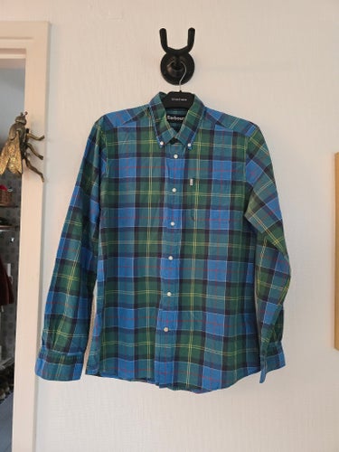 Snygg rutig BARBOUR skjorta strl M