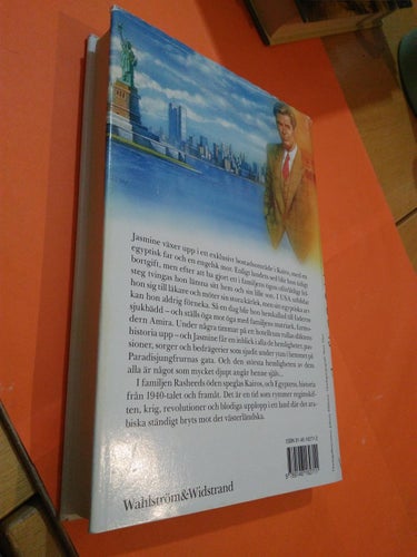 Paradisets jungfrur av Barbara Wood. bok, inbunden, Very Fine