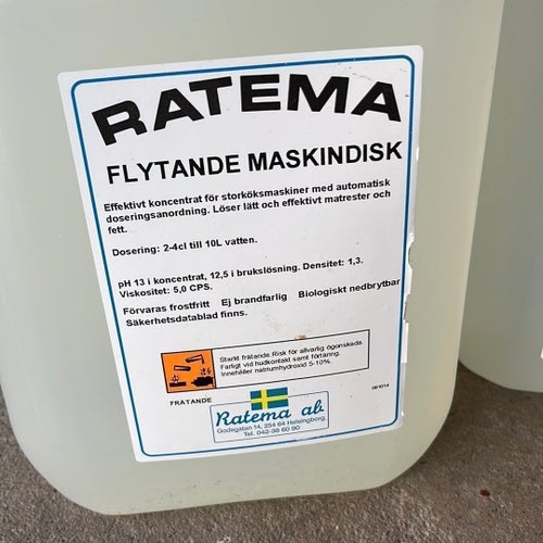 Flytande maskindiskmedel