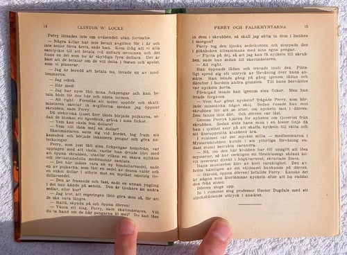 Clinton W. Locke: Perry och falskmyntarna