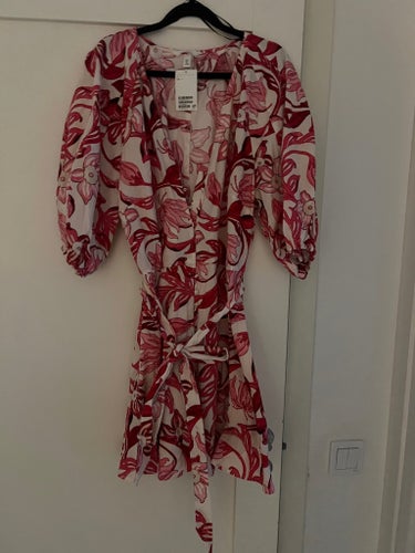 H&M vit, röd, rosa klänning, storlek L